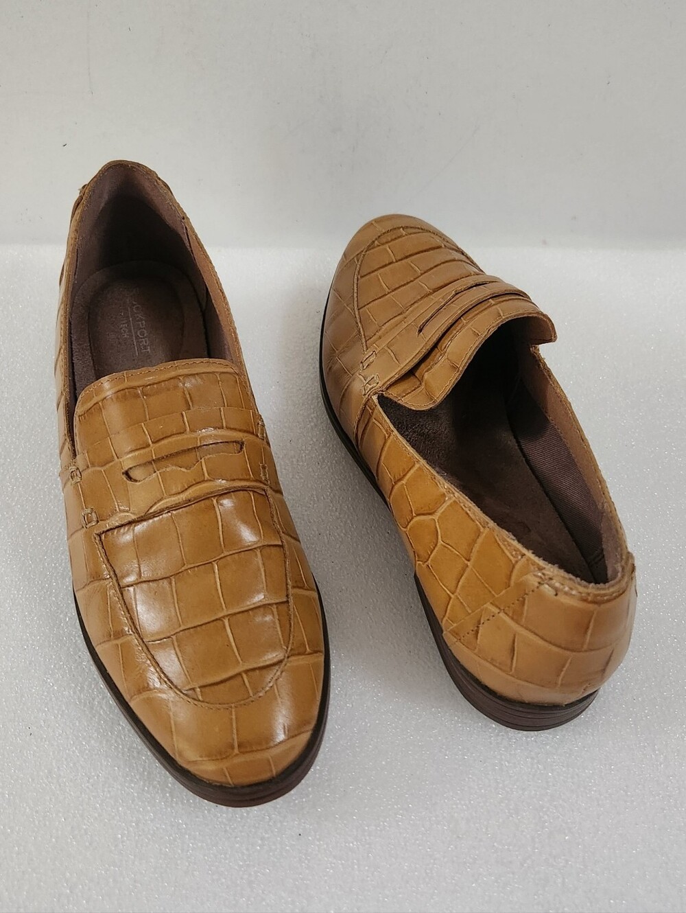 ROCKPORT TRUTECH LOAFER WOMEN'S COLOR TAN SIZE US 6